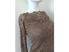 Dámské krajkové šaty model 21219941 hnědé - Koucla 1