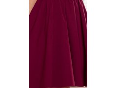 Dámské šaty ve vínové bordó barvě s volánky ve výstřihu model 8457542 - numoco 6