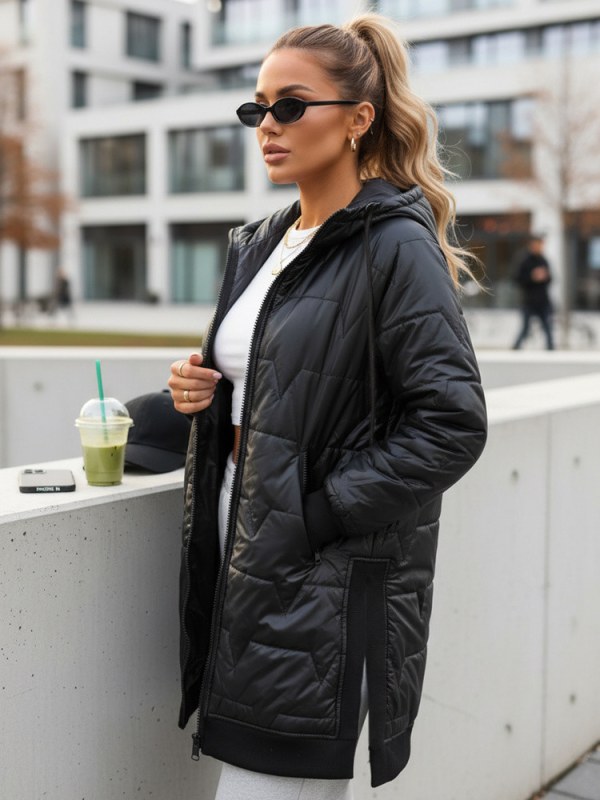 Dlouhá dámská prošívaná bunda s kapucí model 22542735 černá - FashionStreet