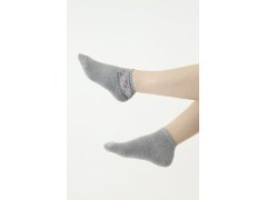 Ponožky 522 šedé s ozdobnou aplikací
