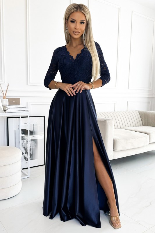 AMBER Tmavě modré dlouhé dámské šaty s&nbsp;výstřihem model 19006822 - numoco - Dámské saka