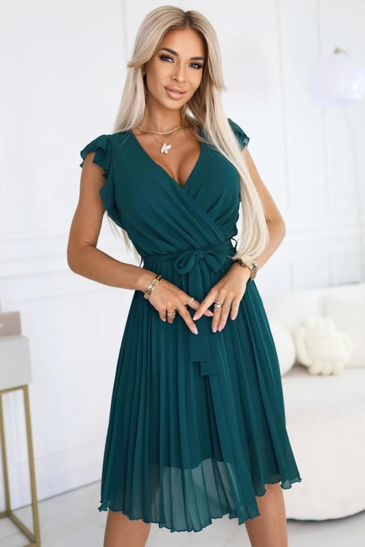 Plisované šaty s výstřihem a volánky model 21138303 - numoco