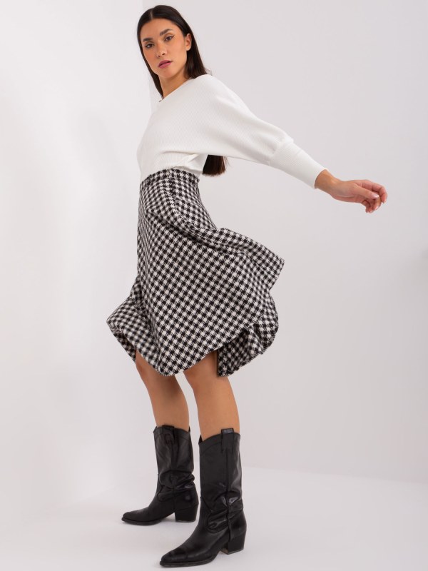 Dámská pletená sukně LK SD Bílá s černou model 19366020 - FPrice - Doplňky čepice, rukavice a šály