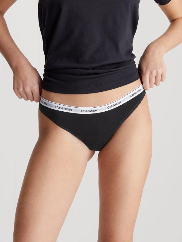 Dámské tanga UB1 model 20251687 - Calvin Klein