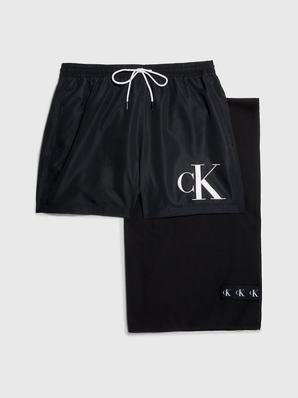 Dárkové balení pánských plavek a ručníku KM0KM00849 BEH černá - Calvin Klein