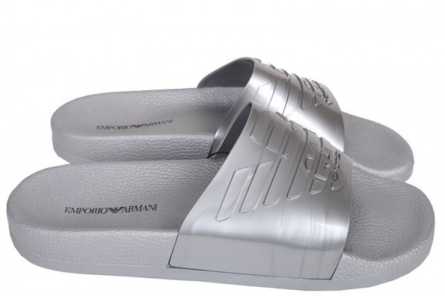 Pantofle model 7456204 stříbrná - Emporio Armani - Doplňky čepice, rukavice a šály