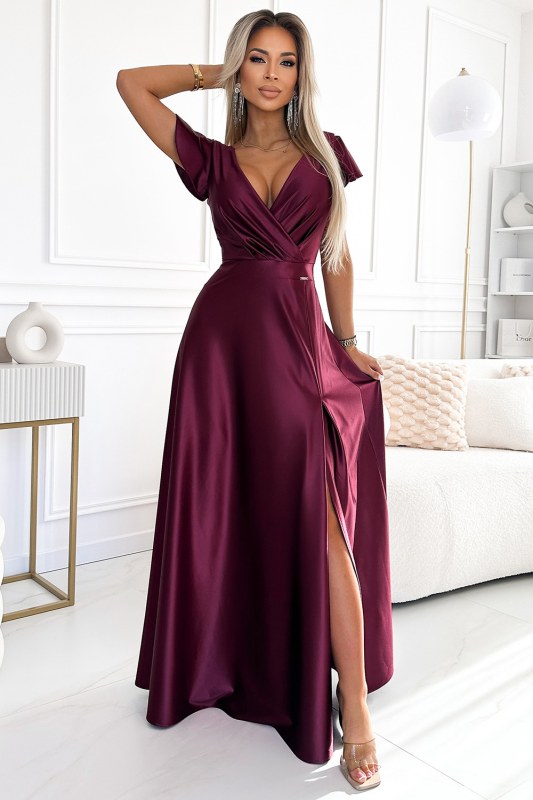 CRYSTAL - Dlouhé dámské saténové šaty ve vínové bordó barvě s výstřihem 411-10 - Doplňky čepice, rukavice a šály