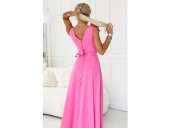 model 22141517 Elegantní večerní maxi šaty s rozparkem a růžemi cukrově růžové - numoco 7